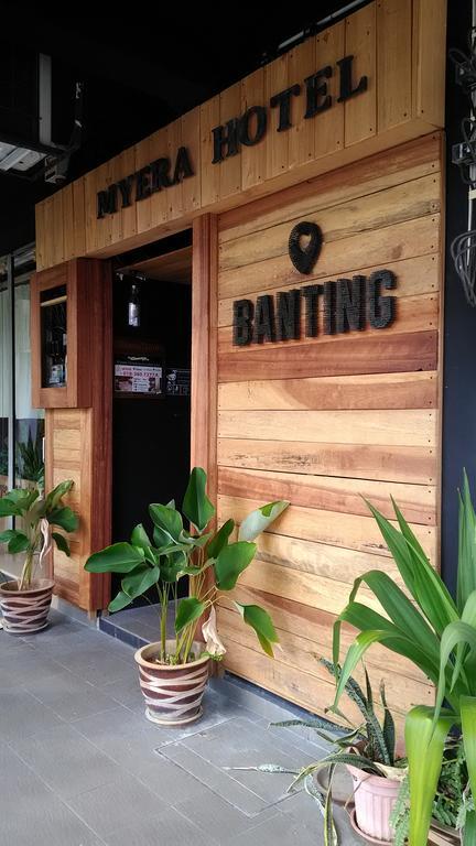 Myera Hotel Banting  Exterior photo